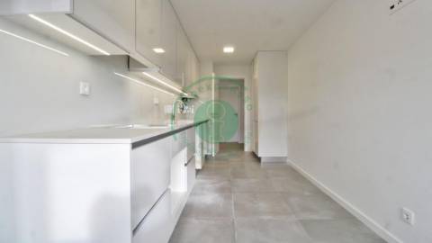 - Vende -se T4 com 154m2, na Figueira da Foz, na...