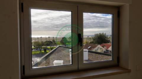 - Vende -se T4 com 154m2, na Figueira da Foz, na...