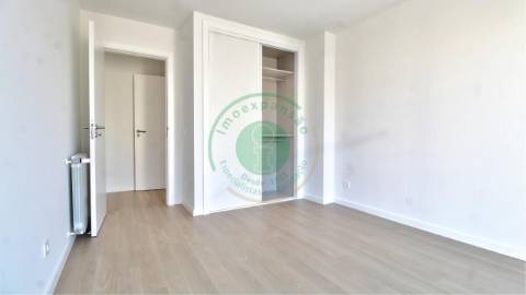 - Vende -se T4 com 154m2, na Figueira da Foz, na...