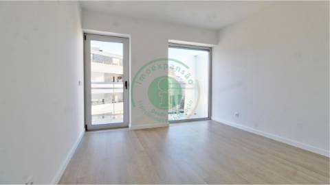 - Vende -se T4 com 154m2, na Figueira da Foz, na...
