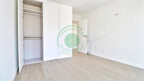 - Vende -se T4 com 154m2, na Figueira da Foz, na...