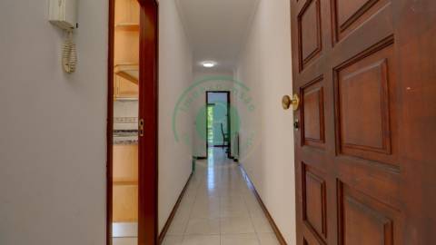 - Vende-se apartamento T0 com 42m2 na Figueira da...