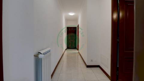 - Vende-se apartamento T0 com 42m2 na Figueira da...