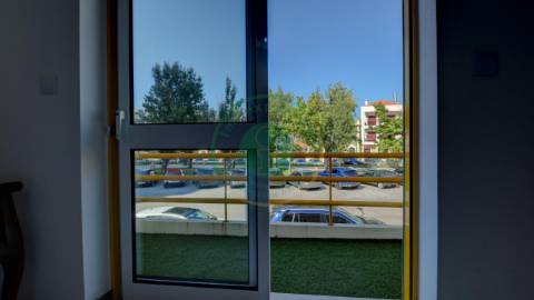 - Vende-se apartamento T0 com 42m2 na Figueira da...