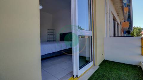 - Vende-se apartamento T0 com 42m2 na Figueira da...