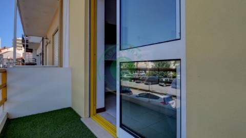 - Vende-se apartamento T0 com 42m2 na Figueira da...