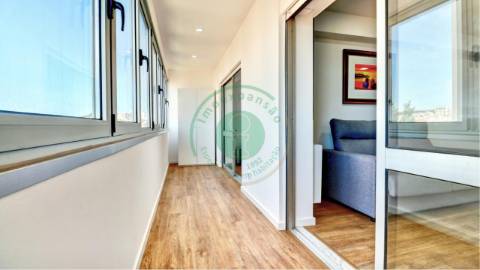 - Vende-se T1 completamente remodelado, situado...