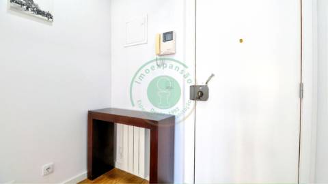 - Vende-se T1 completamente remodelado, situado...