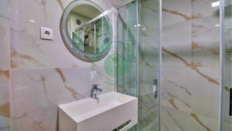 - Vende-se T1 completamente remodelado, situado...