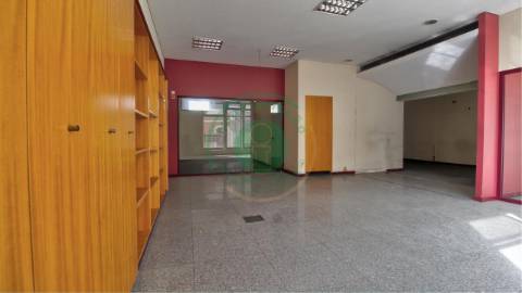 - Oportunidade única de adquirir um espaço...