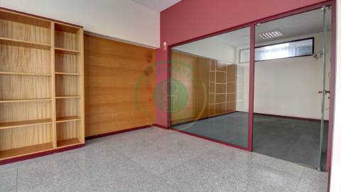 - Oportunidade única de adquirir um espaço...