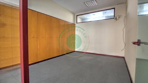 - Oportunidade única de adquirir um espaço...