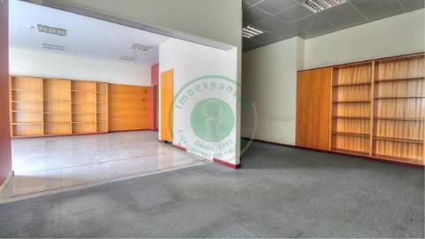 - Oportunidade única de adquirir um espaço...