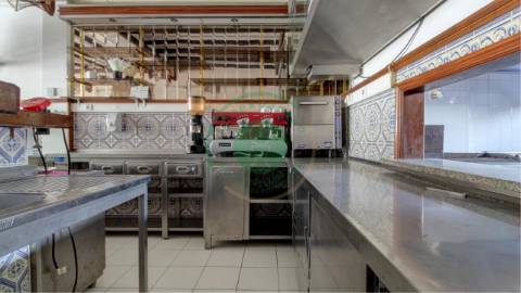 - Vende-se restaurante na Figueira da Foz,...