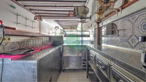 - Vende-se restaurante na Figueira da Foz,...