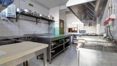 - Vende-se restaurante na Figueira da Foz,...