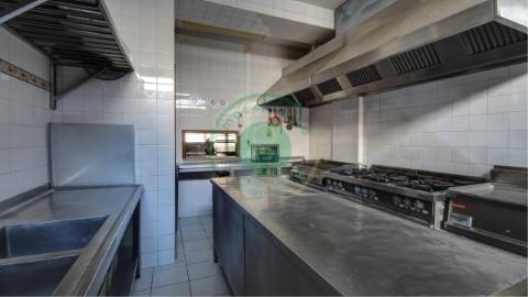 - Vende-se restaurante na Figueira da Foz,...