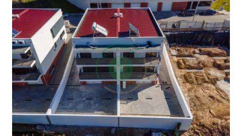 - Vende-se moradia T4 na Figueira da Foz,...