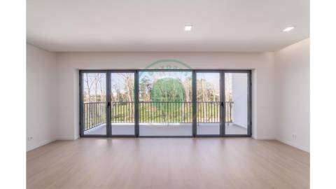 - Vende-se moradia T4 na Figueira da Foz,...