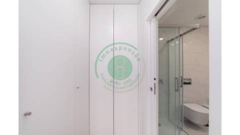 - Vende-se moradia T4 na Figueira da Foz,...