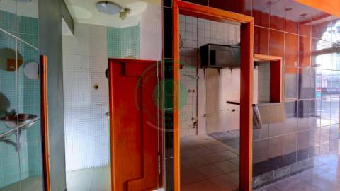 - Vende-se restaurante no centro da Figueira da...