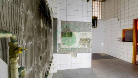 - Vende-se restaurante no centro da Figueira da...