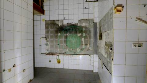 - Vende-se restaurante no centro da Figueira da...