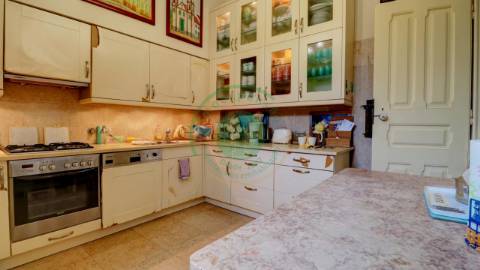 -Vende-se na Figueira da Foz, moradia senhorial...