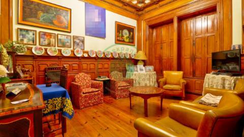 -Vende-se na Figueira da Foz, moradia senhorial...