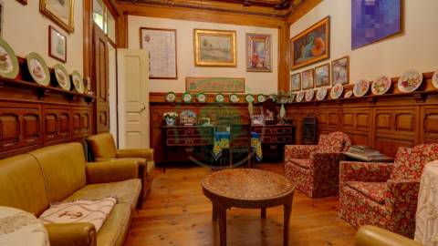 -Vende-se na Figueira da Foz, moradia senhorial...