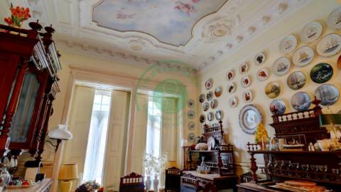 -Vende-se na Figueira da Foz, moradia senhorial...