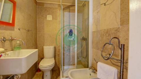 -Vende-se na Figueira da Foz, moradia senhorial...