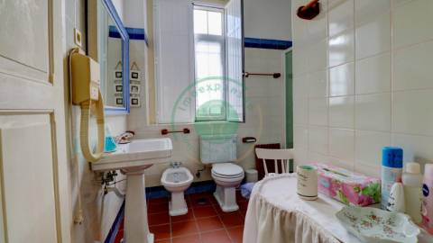 -Vende-se na Figueira da Foz, moradia senhorial...