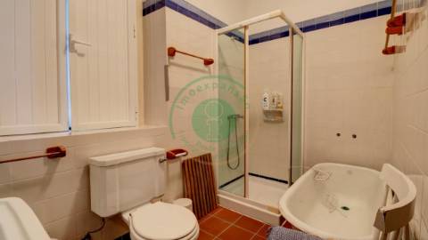 -Vende-se na Figueira da Foz, moradia senhorial...