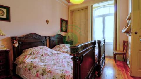 -Vende-se na Figueira da Foz, moradia senhorial...