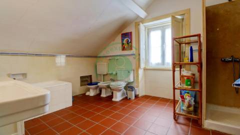 -Vende-se na Figueira da Foz, moradia senhorial...