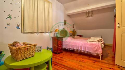 -Vende-se na Figueira da Foz, moradia senhorial...