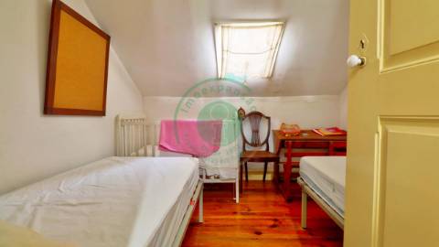 -Vende-se na Figueira da Foz, moradia senhorial...