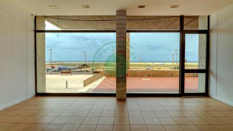 Vende-se loja com 135 m² na Figueira da Foz, na...