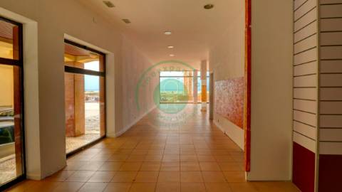 Vende-se loja com 135 m² na Figueira da Foz, na...