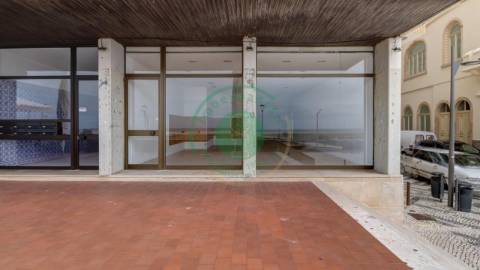 Vende-se loja com 135 m² na Figueira da Foz, na...