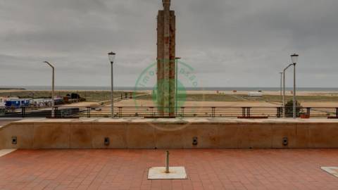 Vende-se loja com 135 m² na Figueira da Foz, na...