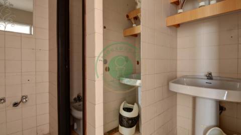 Vende-se loja com 135 m² na Figueira da Foz, na...