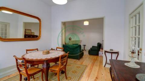 - Vende-se casa senhorial na Figueira da Foz,...