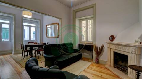 - Vende-se casa senhorial na Figueira da Foz,...