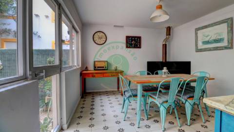 - Vende-se casa senhorial na Figueira da Foz,...