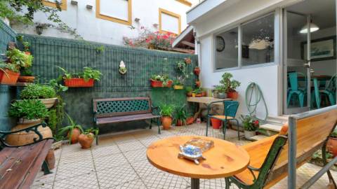 - Vende-se casa senhorial na Figueira da Foz,...