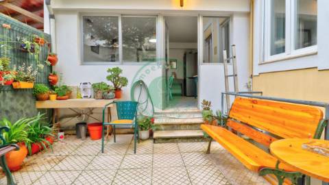 - Vende-se casa senhorial na Figueira da Foz,...