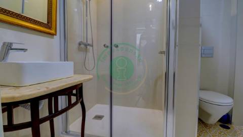 - Vende-se casa senhorial na Figueira da Foz,...