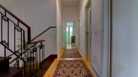 - Vende-se casa senhorial na Figueira da Foz,...